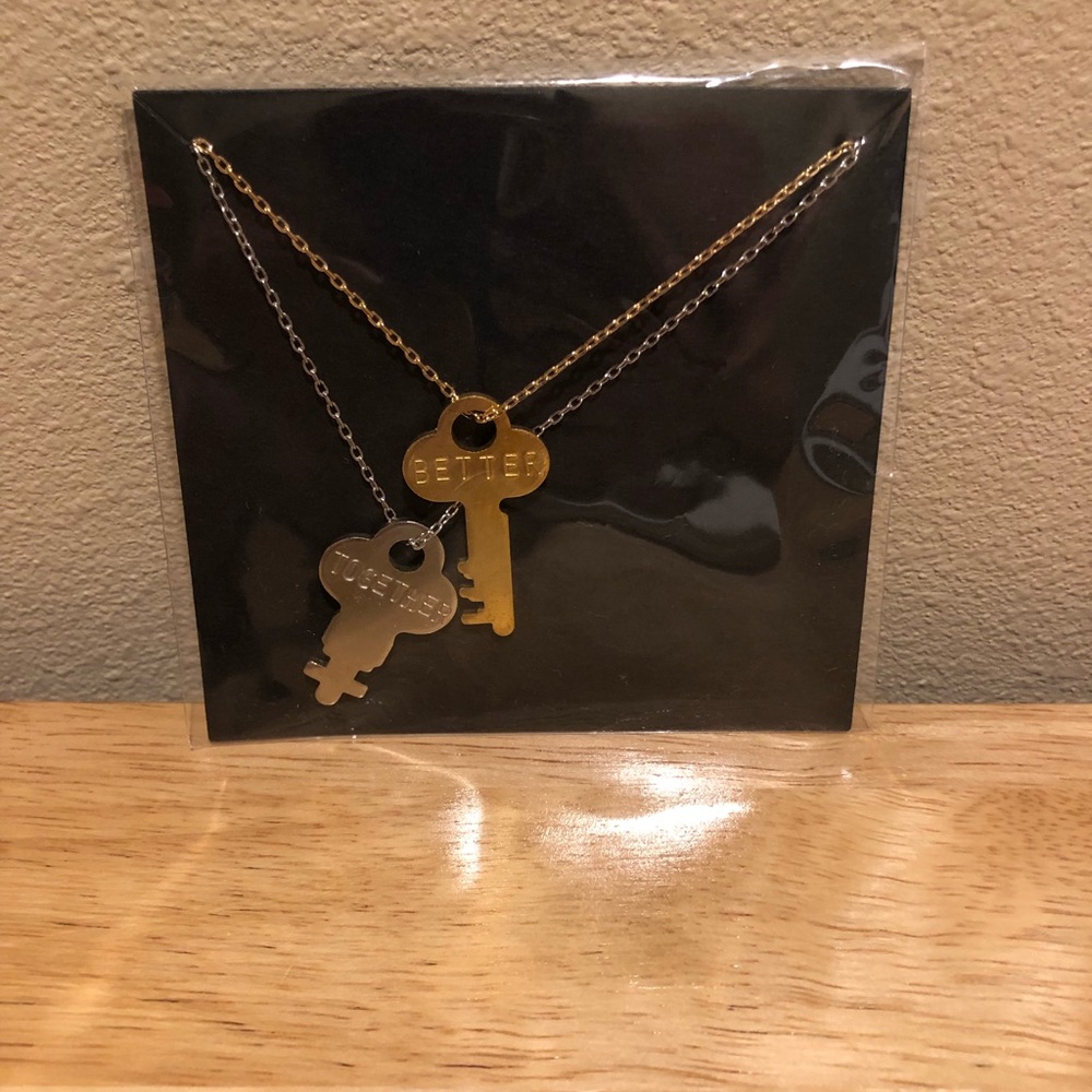 NIB Cabi Tribute Necklace - Picture 5 of 5